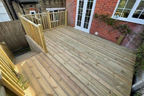 Decking specialists herts 2023-07-21 at 16.35.41