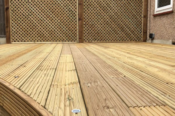 Decking specialists herts 2023-07-21 at 16.35.44 (1)