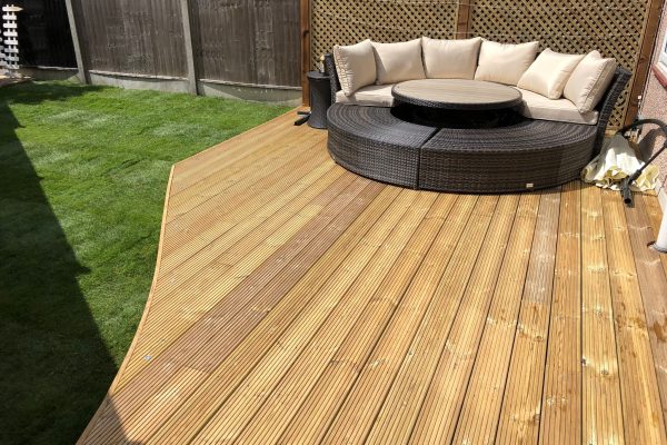 Decking specialists herts 2023-07-21 at 16.35.44