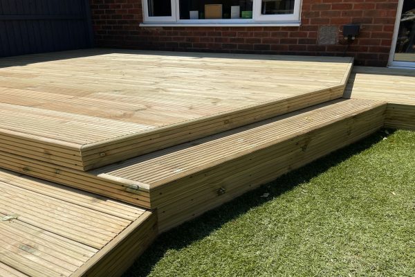 Decking specialists herts 2023-07-21 at 16.35.51 (1)