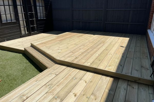 Decking specialists herts 2023-07-21 at 16.35.52