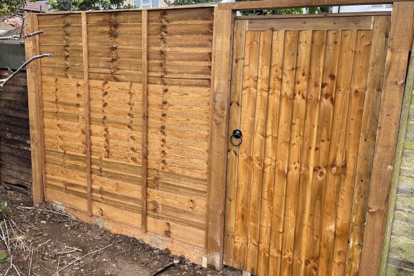 Fencing experts Herts 17
