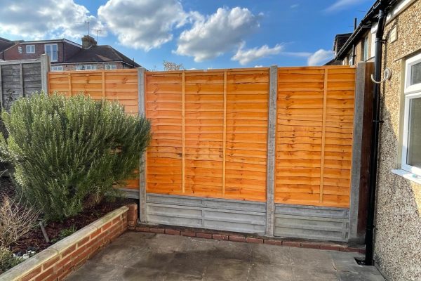 Fencing experts Herts 22