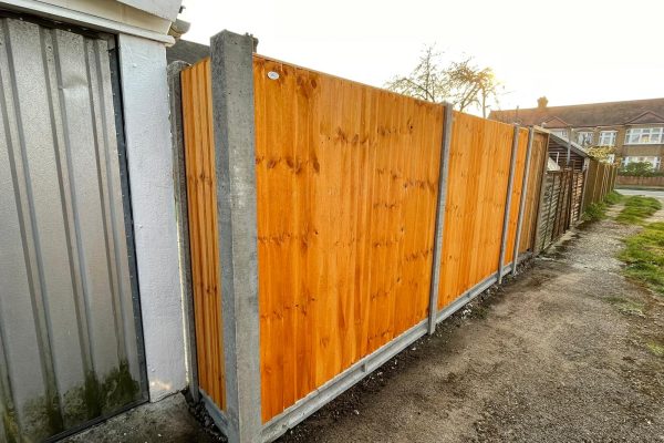 Fencing experts Herts 31