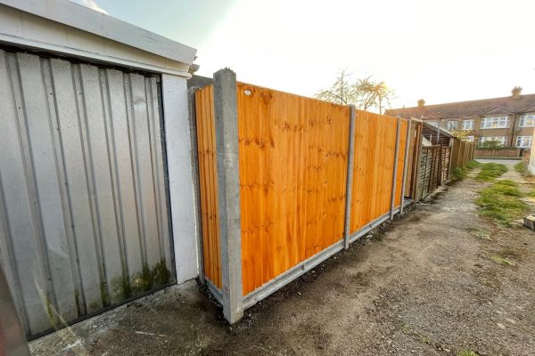Fencing experts Herts 33