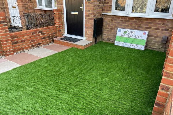 artificial grass specialists herts 2023-07-21 at 19.09.37 (1)