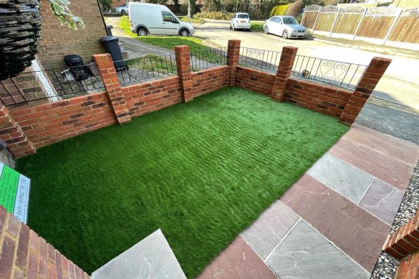 artificial grass specialists herts 2023-07-21 at 19.09.38 (1)