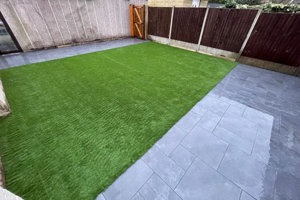 artificial grass specialists herts 2023-07-21 at 19.09.39 (1)