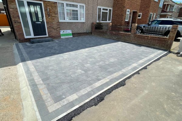paving specialists herts 2023-07-21 at 19.34.11