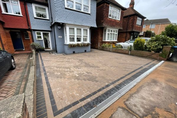 paving specialists herts 2023-07-21 at 19.34.15 (1)