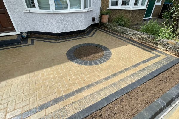 paving specialists herts 2023-07-21 at 19.34.18 (1)