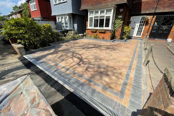 paving specialists herts 2023-07-21 at 19.34.19 (1)