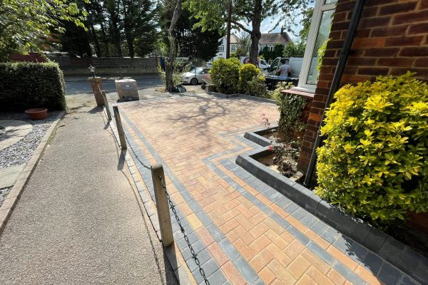 paving specialists herts 2023-07-21 at 19.34.19