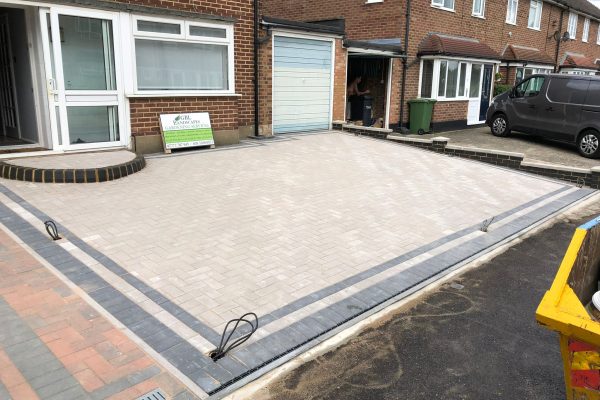 paving specialists herts 2023-07-21 at 19.34.23